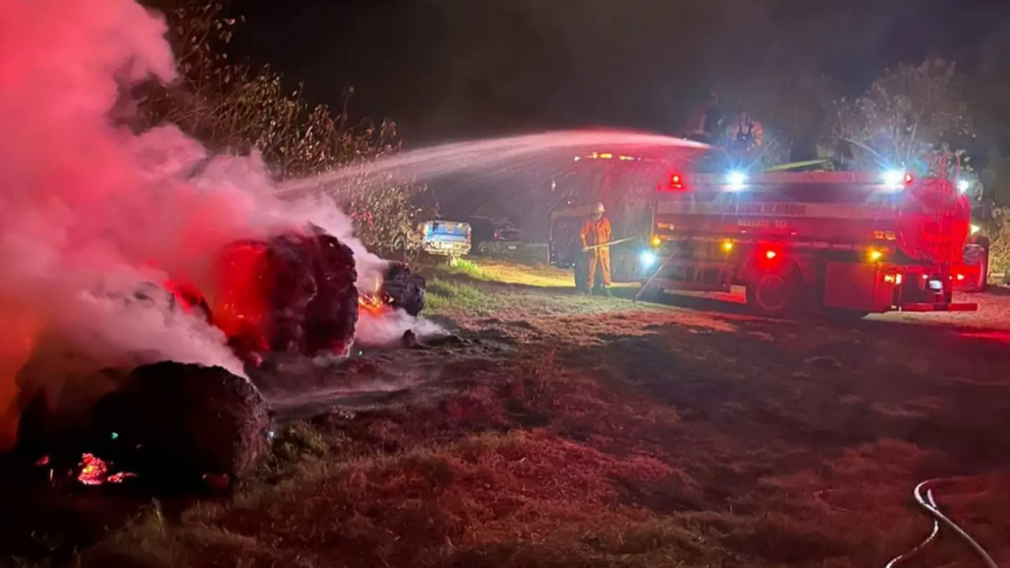 Bomberos sofocaron un incendio de rollos en un predio de Morteros