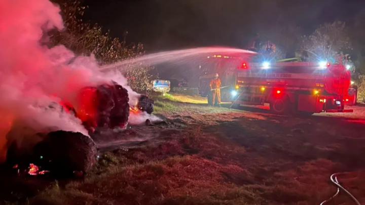 Bomberos sofocaron un incendio de rollos en un predio de Morteros