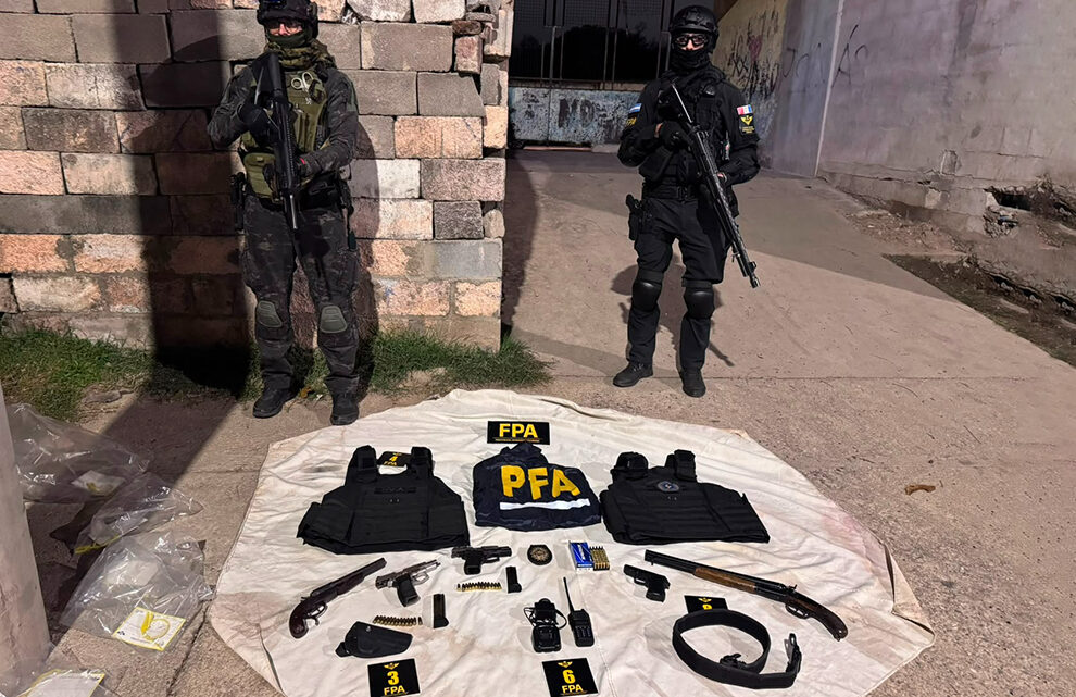 Megaoperativo antinarcotráfico: Se desbarataron dos bandas narco, se secuestraron 17 kilos de drogas y se detuvo a 19 personas