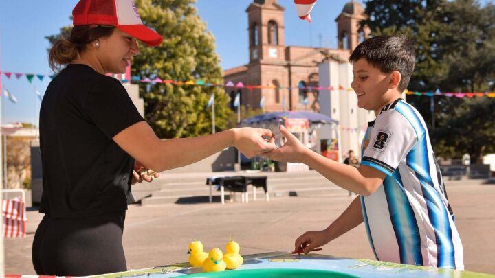 Villa Santa Rosa: Con una gran kermés finalizaron las actividades de vacaciones de invierno