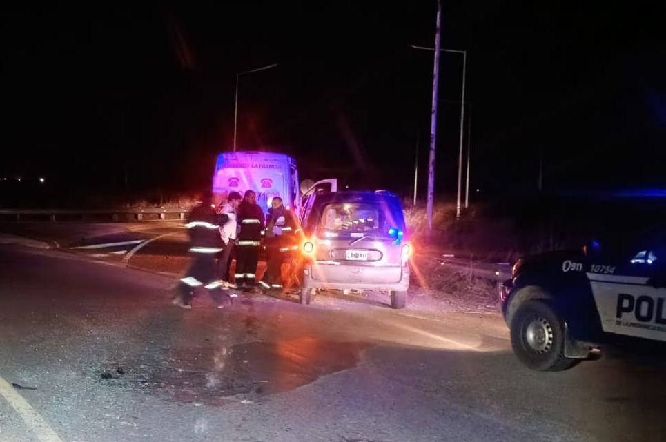 La Francia: volcó un vehículo en el acceso a la autopista y el conductor resultó ileso