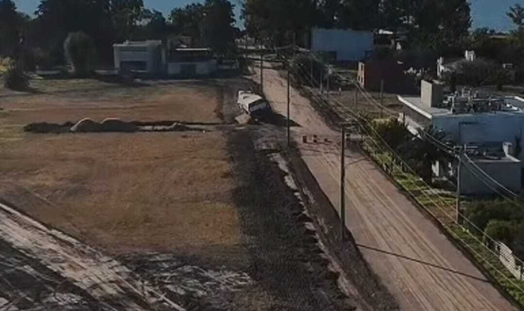 Habilitan provisoriamente el acceso entre la costanera y el Hotel Viena en Miramar de Ansenuza