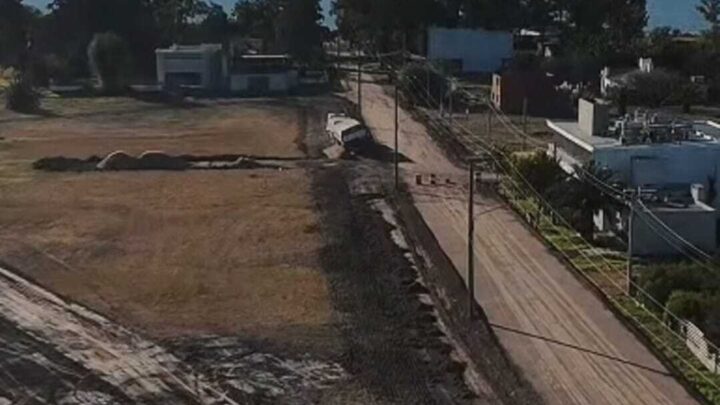 Habilitan provisoriamente el acceso entre la costanera y el Hotel Viena en Miramar de Ansenuza