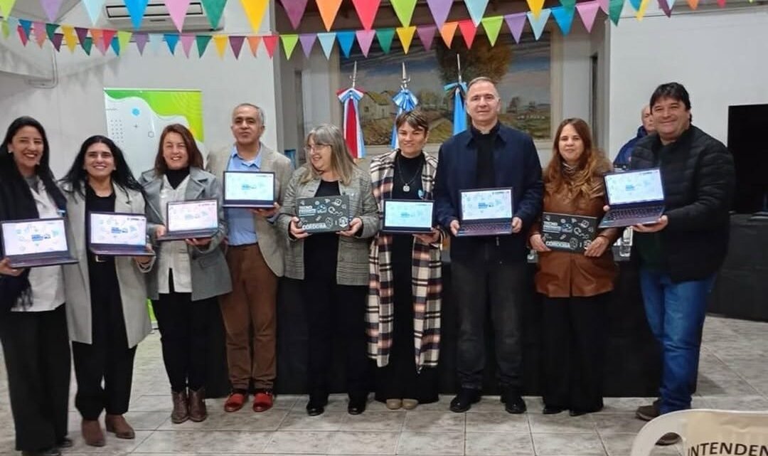 Miramar de Ansenuza incorporó 50 notebooks para sus escuelas