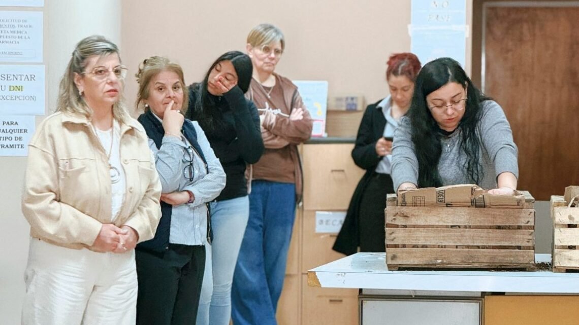 Arroyito: familias del Programa Banco Patagónico de Alimentos recibieron semillas y capacitación