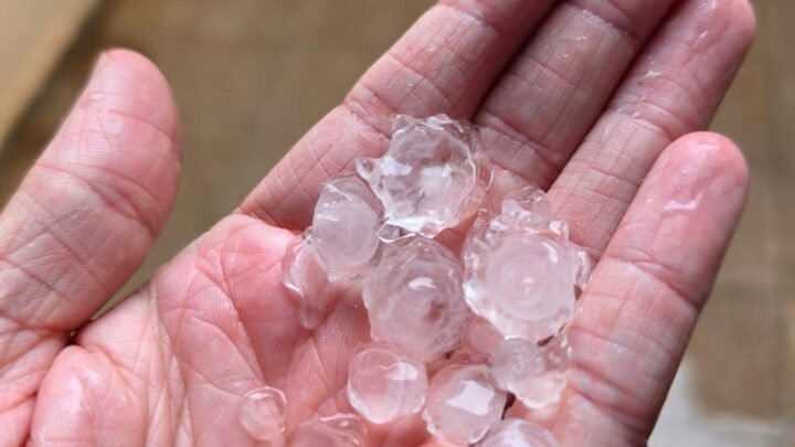 Arroyito amaneció con granizo, lluvia y sol en un inusual fenómeno meteorológico