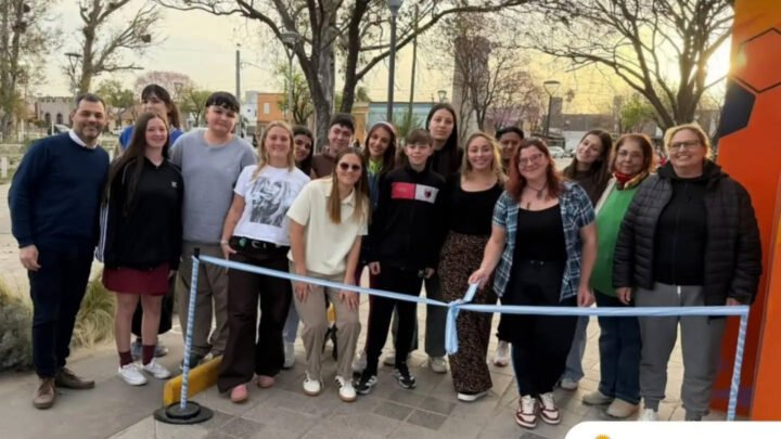 Brinkmann inauguró el “Punto Joven”, un nuevo espacio para los estudiantes