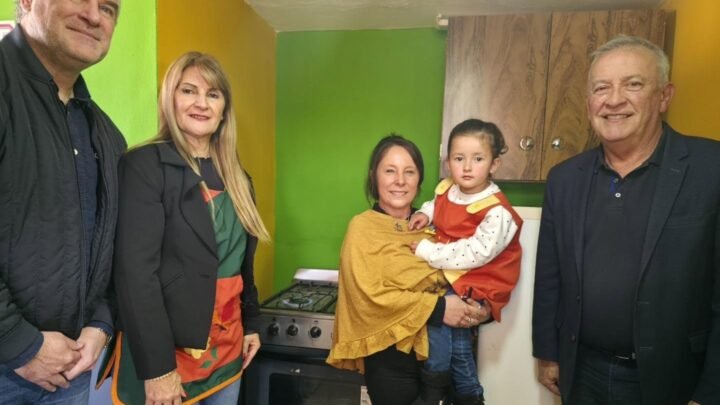 El Tío inauguró la primera etapa de la red domiciliaria de gas natural