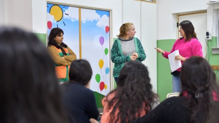 Villa Santa Rosa realizó un taller sobre inclusión y diversidad para familias