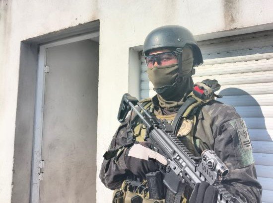 La FPA desarticuló un punto de venta y delivery de drogas en Arroyito: hay dos detenidos