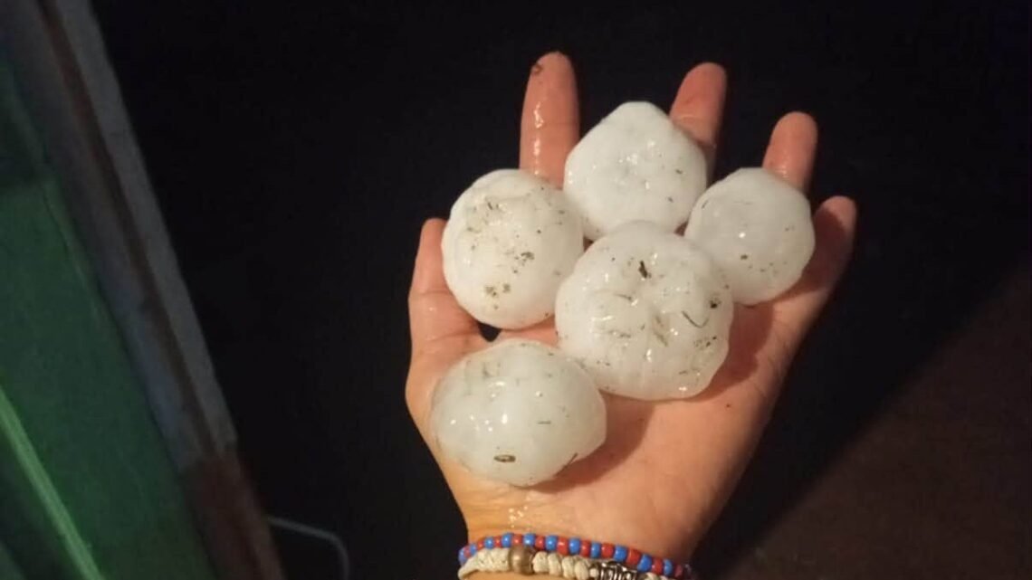 Violento temporal en el centro-este y noreste cordobés: ráfagas, granizo y severas secuelas tras el paso del frente de tormenta