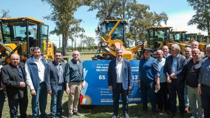 Consorcios camineros: Llaryora anunció $30 millones para cada entidad destinados a maquinaria vial